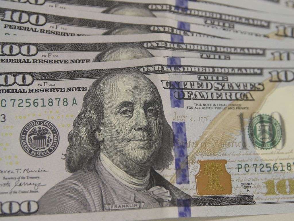 dolar-cai-para-r$-5,17-a-espera-de-dados-sobre-inflacao-americana