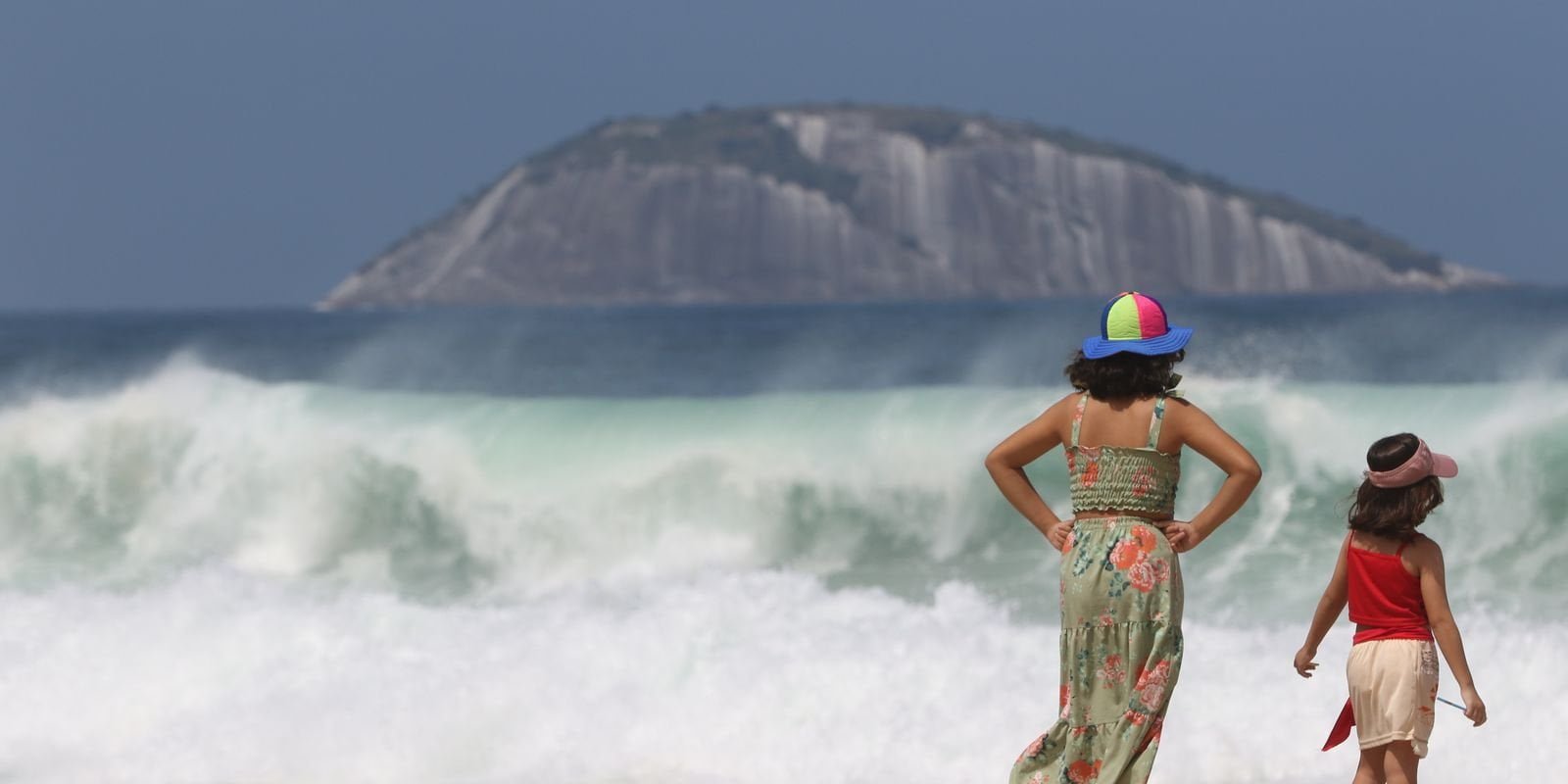 praias-do-rio-de-janeiro continuam-sob-risco-de-fortes-ondas