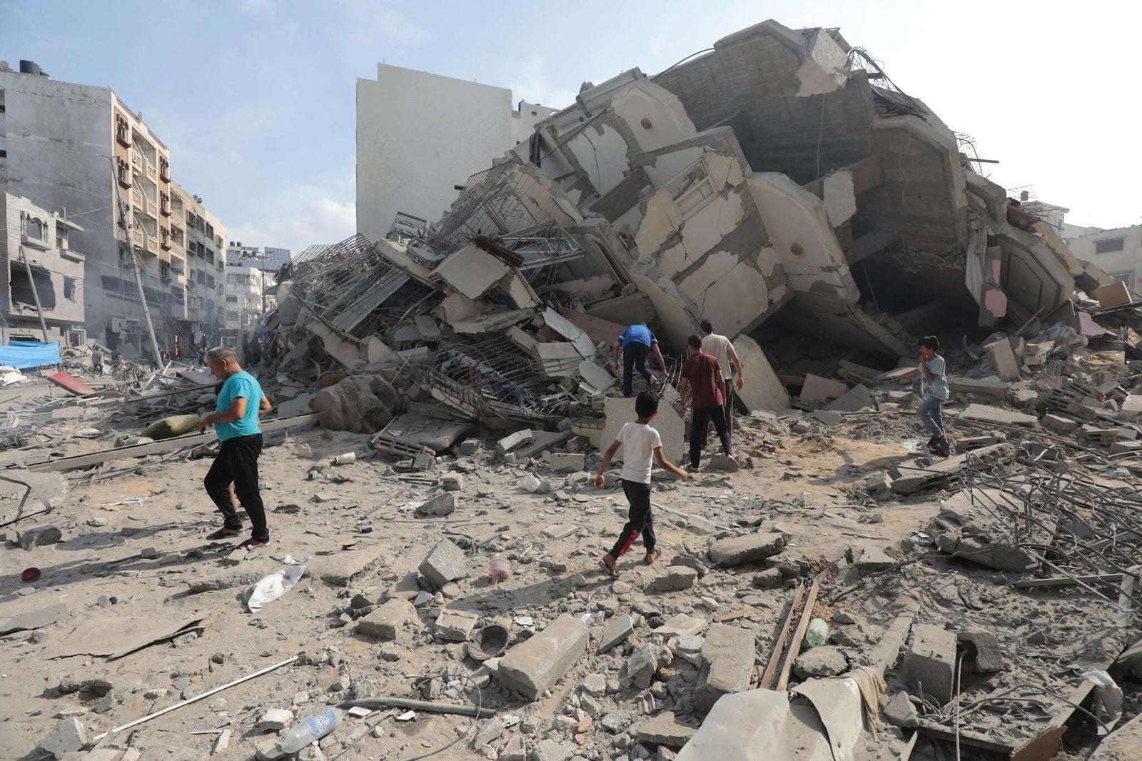 gaza:-presenca-militar-e-bombardeios-atrapalham-saida-de-ambulancias