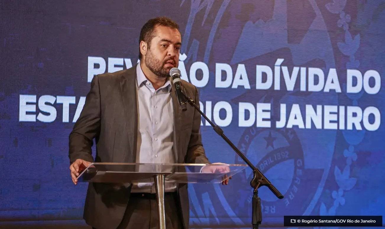 tre-rj-absolve-claudio-castro-e-mantem-mandato-de-governador-do-rio